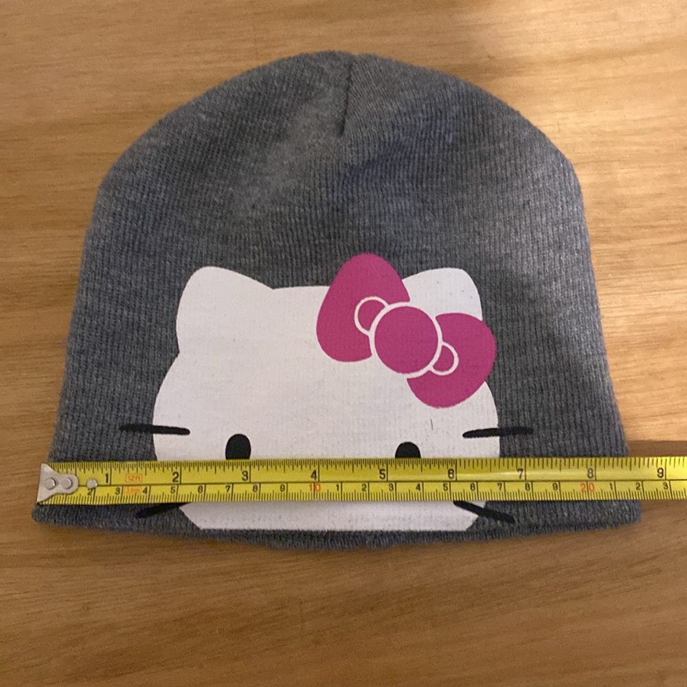 Grey Hello Kitty Beanie style hat like new - Picture 5 of 6